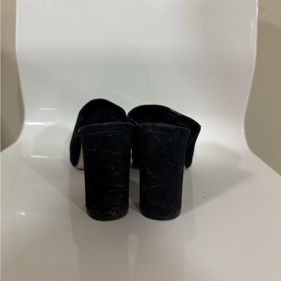 Steve Madden Black Mules Sleek Minimalist Design - Picture 4 of 6